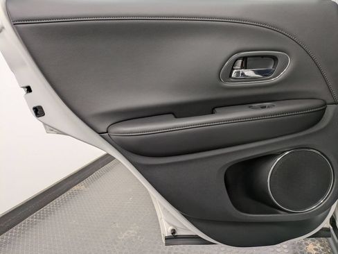 Used 2021 Honda HR-V EX-L image 22