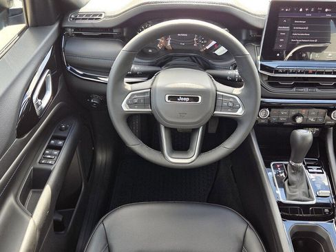 New 2026 Jeep Compass Latitude image 11