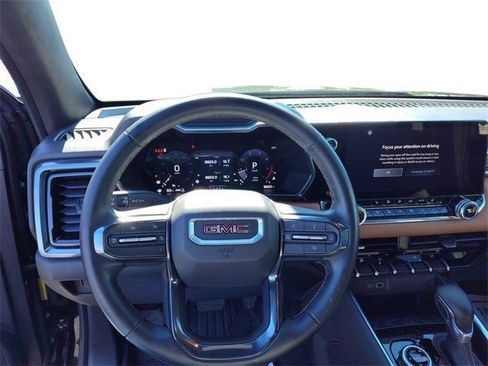 Used 2024 GMC Canyon AT4 image 20