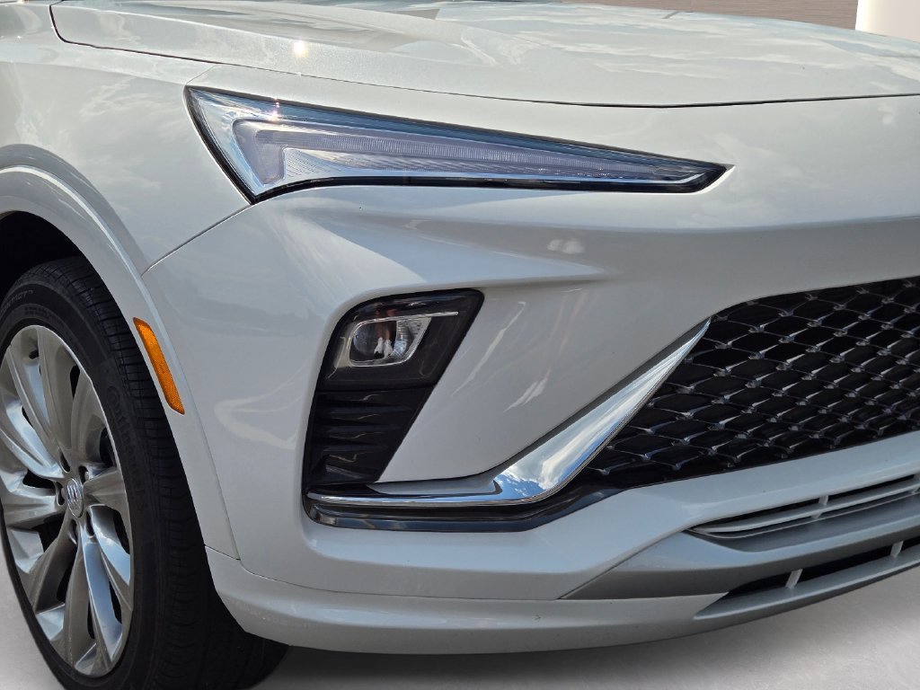 Used 2025 Buick Envista Avenir FWD image 2