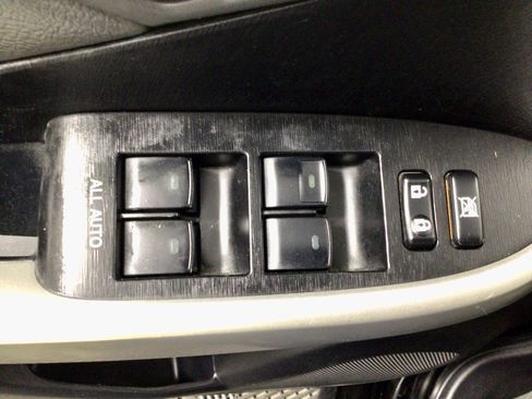 Used 2015 Toyota Prius Four image 15