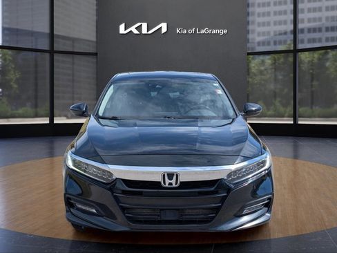 Used 2018 Honda Accord Touring image 2