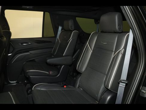 Certified 2022 Cadillac Escalade Sport w/ Touring Package AWD/4WD image 39