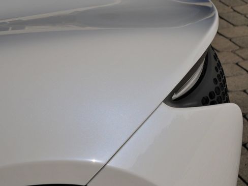 Used 2024 McLaren Artura RWD image 6