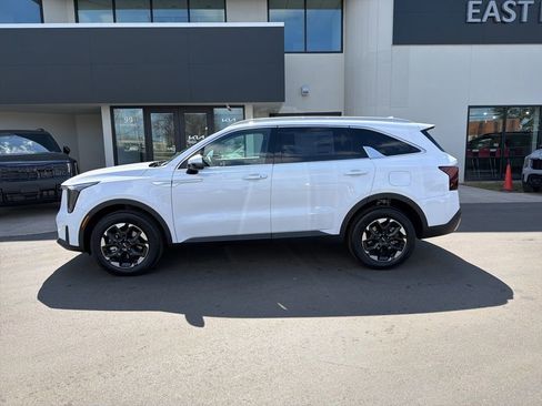 New 2026 Kia Sorento S AWD/4WD image 2