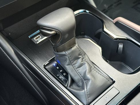 Used 2025 Lexus ES 350 image 21