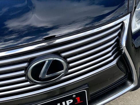 Used 2014 Lexus LS 460 w/ Ultra Luxury Package image 29