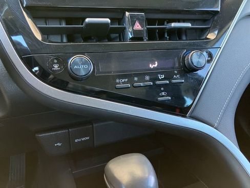 Used 2023 Toyota Camry SE FWD image 34