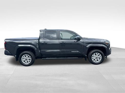 Certified 2025 Toyota Tacoma SR5 AWD/4WD image 7