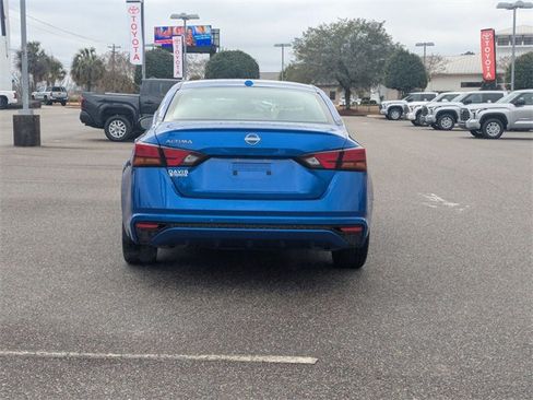 Used 2025 Nissan Altima 2.5 SV image 4
