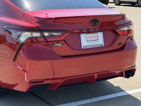 Used 2023 Toyota Camry SE FWD image 6