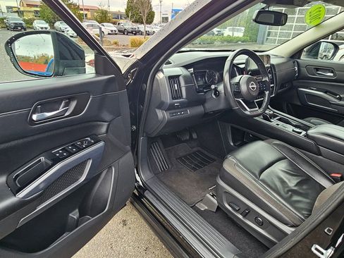 Used 2022 Nissan Pathfinder SL image 15