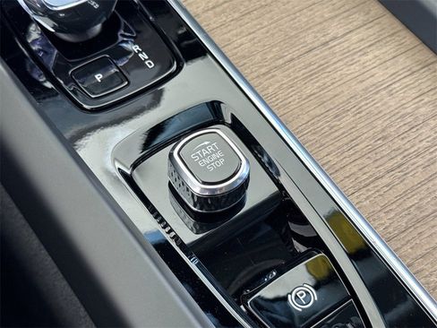 New 2026 Volvo XC60 B5 Plus image 22