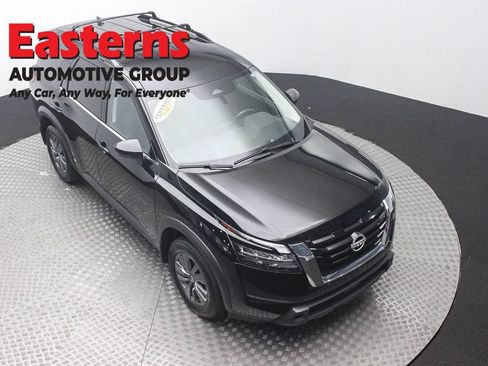 Used 2024 Nissan Pathfinder SV w/ Lighting Package (N92) AWD/4WD image 3