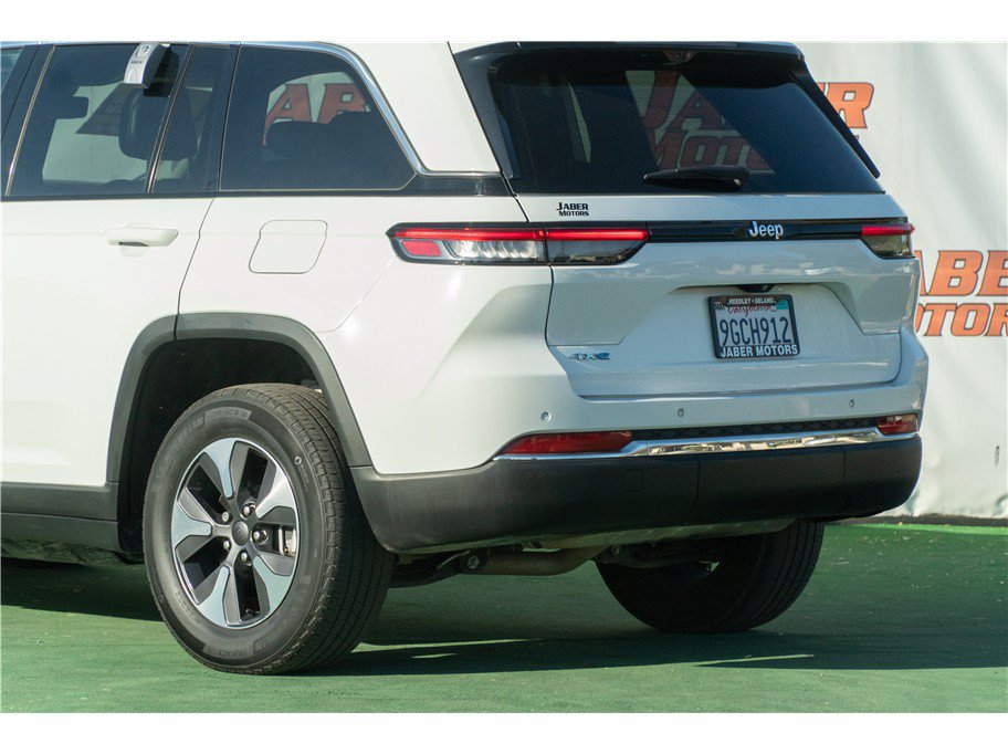 Used 2022 Jeep Grand Cherokee Limited 4xe w/ Luxury Tech Group II AWD/4WD image 16