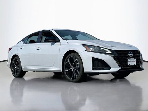 New 2025 Nissan Altima 2.5 SR w/ SR Premium Package image 1