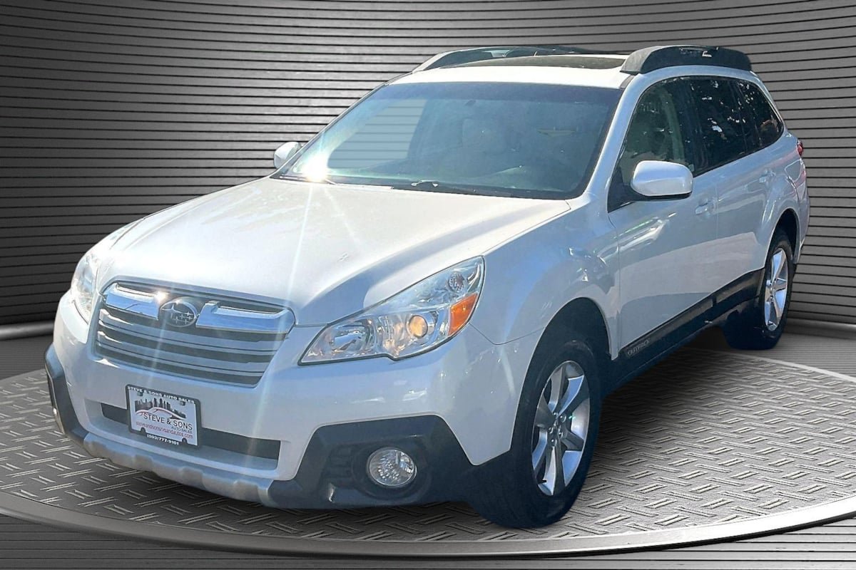 Used 2014 Subaru Outback 2.5i Limited w/ Moonroof Package AWD/4WD image 3