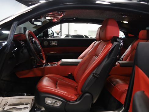 Used 2016 Rolls-Royce Wraith RWD image 14