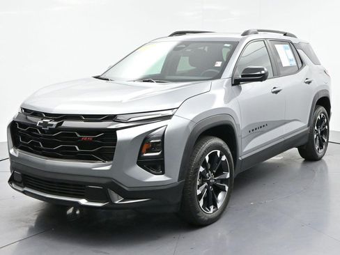 Used 2025 Chevrolet Equinox RS w/ Safety and Technology Package FWD image 3