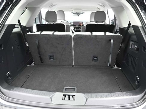 Used 2025 Ford Explorer Active w/ Active Comfort Package image 15