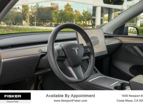 Used 2023 Tesla Model Y 2WD image 11
