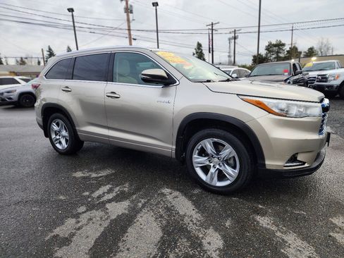 Used 2015 Toyota Highlander Limited Platinum image 4