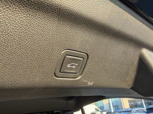 Used 2024 Chevrolet Tahoe LT image 27