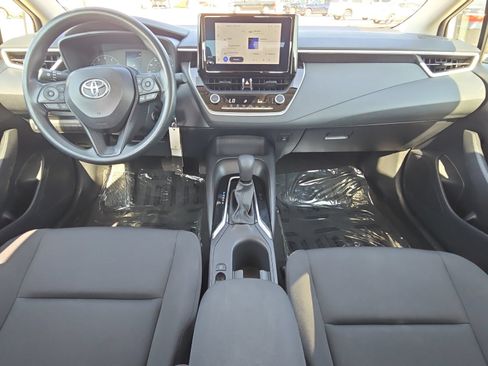 Used 2025 Toyota Corolla LE FWD image 12