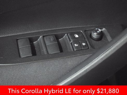 Used 2023 Toyota Corolla LE image 34