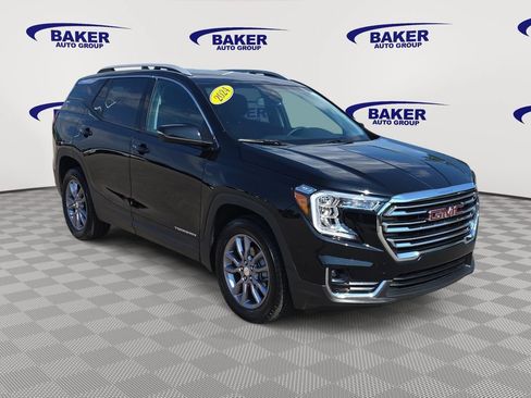 Used 2024 GMC Terrain SLT w/ Infotainment Package II AWD/4WD image 3
