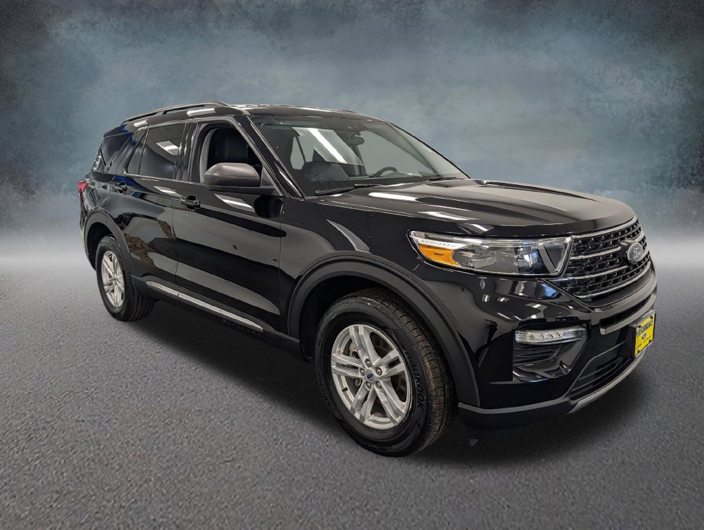 Used 2023 Ford Explorer XLT w/ Equipment Group 202A AWD/4WD image 3