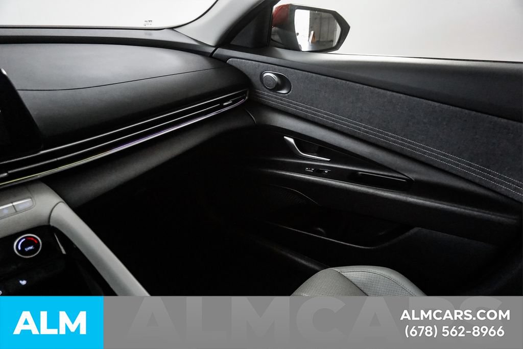 Used 2025 Hyundai Elantra Limited FWD image 41