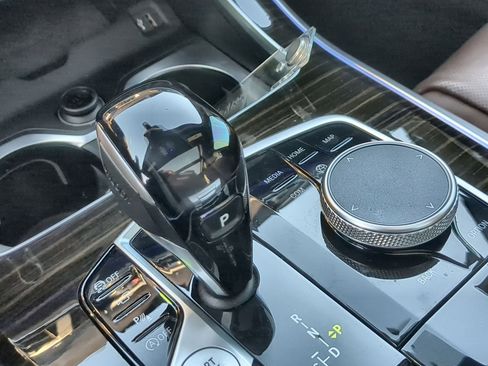 Used 2020 BMW X5 xDrive40i w/ M Sport Package image 16