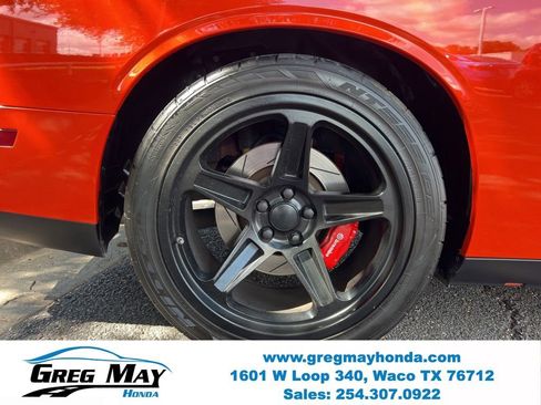 Used 2009 Dodge Challenger SRT8 w/ SRT Option Group II RWD image 9