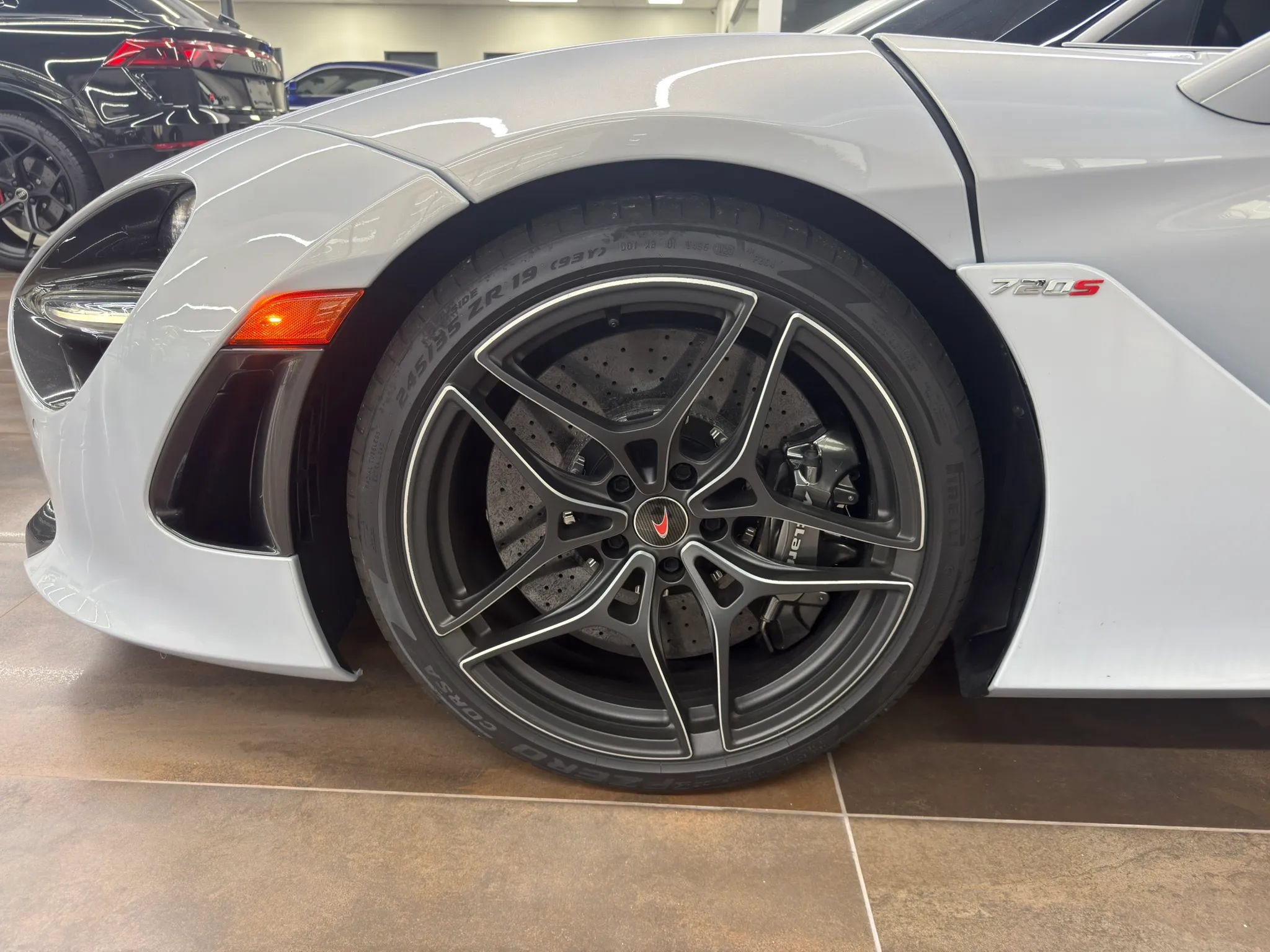 Used 2018 McLaren 720S RWD image 44