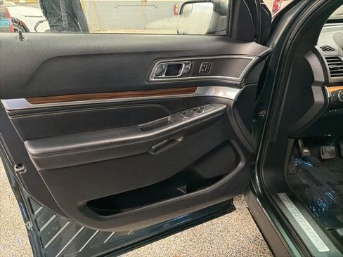 Used 2016 Ford Explorer Limited w/ Class II Trailer Tow Package image 13