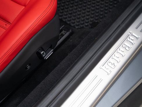 Used 2022 Ferrari Portofino M RWD image 63