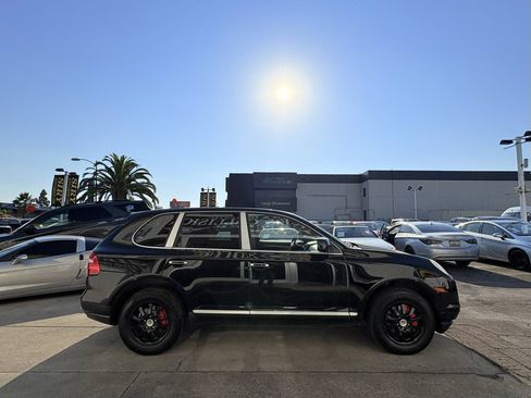 Used 2010 Porsche Cayenne AWD/4WD image 6