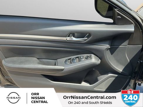 Used 2022 Nissan Altima 2.5 SV FWD image 16