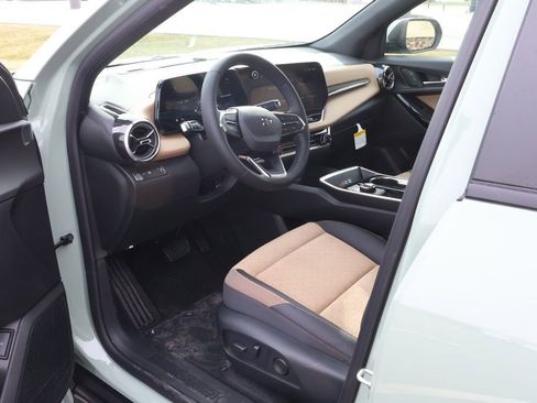 New 2026 Chevrolet Equinox ACTIV w/ Convenience Package III image 13