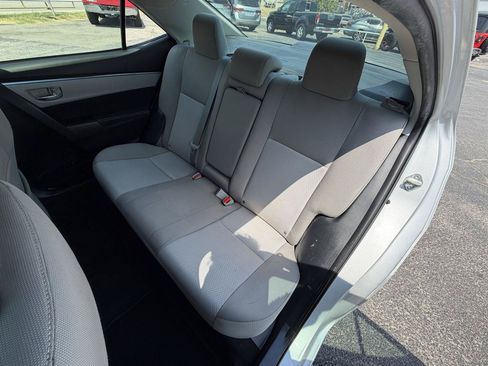 Used 2015 Toyota Corolla LE FWD image 12