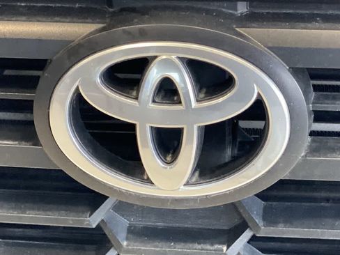 Used 2024 Toyota Tacoma TRD Off-Road AWD/4WD image 10