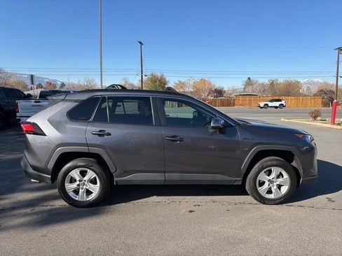 Used 2021 Toyota RAV4 LE image 7
