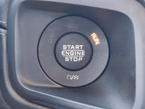 Used 2025 Jeep Gladiator Rubicon image 24