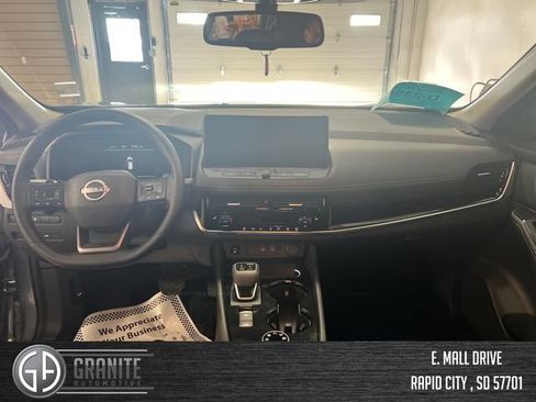 Used 2026 Nissan Rogue SL AWD/4WD image 20