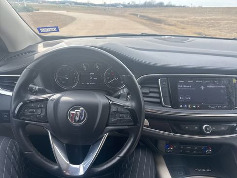 Used 2024 Buick Enclave Essence image 6