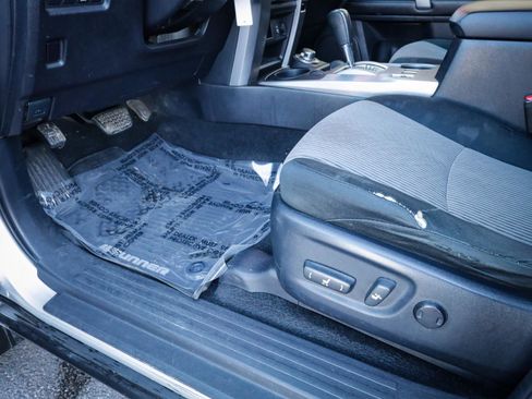 Used 2015 Toyota 4Runner SR5 image 13