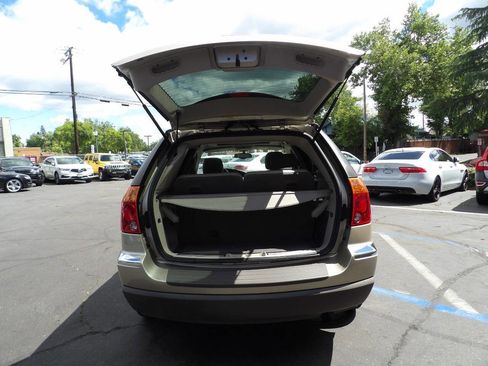 Used 2005 Chrysler Pacifica Touring image 12