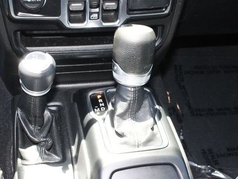 Used 2022 Jeep Wrangler Unlimited Sport AWD/4WD image 19
