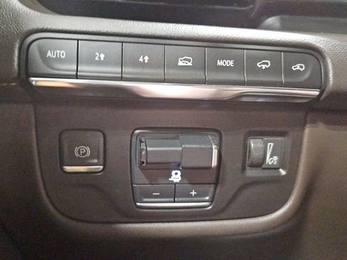 Used 2021 Cadillac Escalade ESV Sport w/ Driver Assist Tech Package AWD/4WD image 31